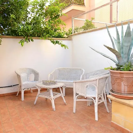 شقة With One Bedroom In With Furnished Balcony And Wifi 3 Km From The Beach سكانتْسانو