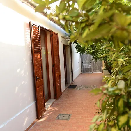 With One Bedroom In With Furnished Balcony And Wifi 3 Km From The Beach Daire *