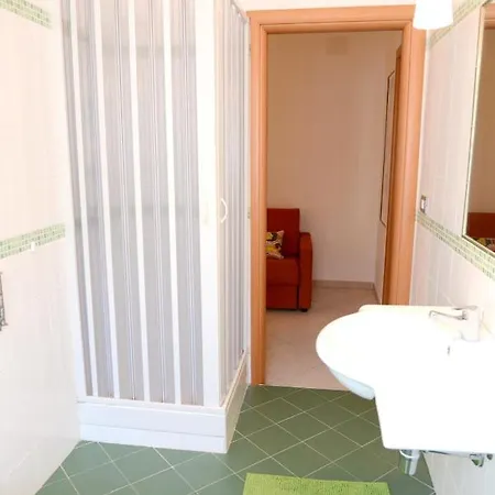 شقة With One Bedroom In With Furnished Balcony And Wifi 3 Km From The Beach