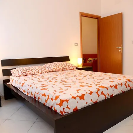 With One Bedroom In With Furnished Balcony And Wifi 3 Km From The Beach * سكانتْسانو