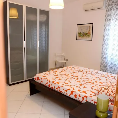 With One Bedroom In With Furnished Balcony And Wifi 3 Km From The Beach شقة
